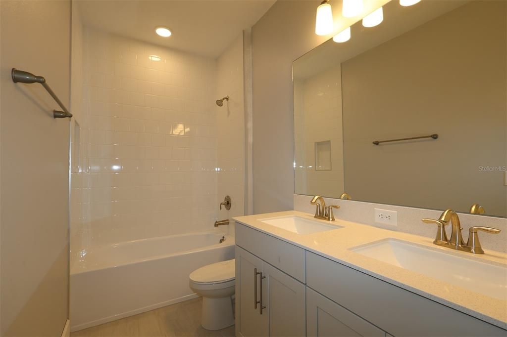 For Sale: $1,001,990 (5 beds, 4 baths, 4928 Square Feet)