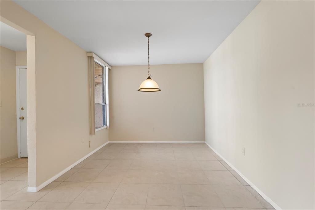 Activo con contrato: $185,999 (2 camas, 2 baños, 1370 Pies cuadrados)