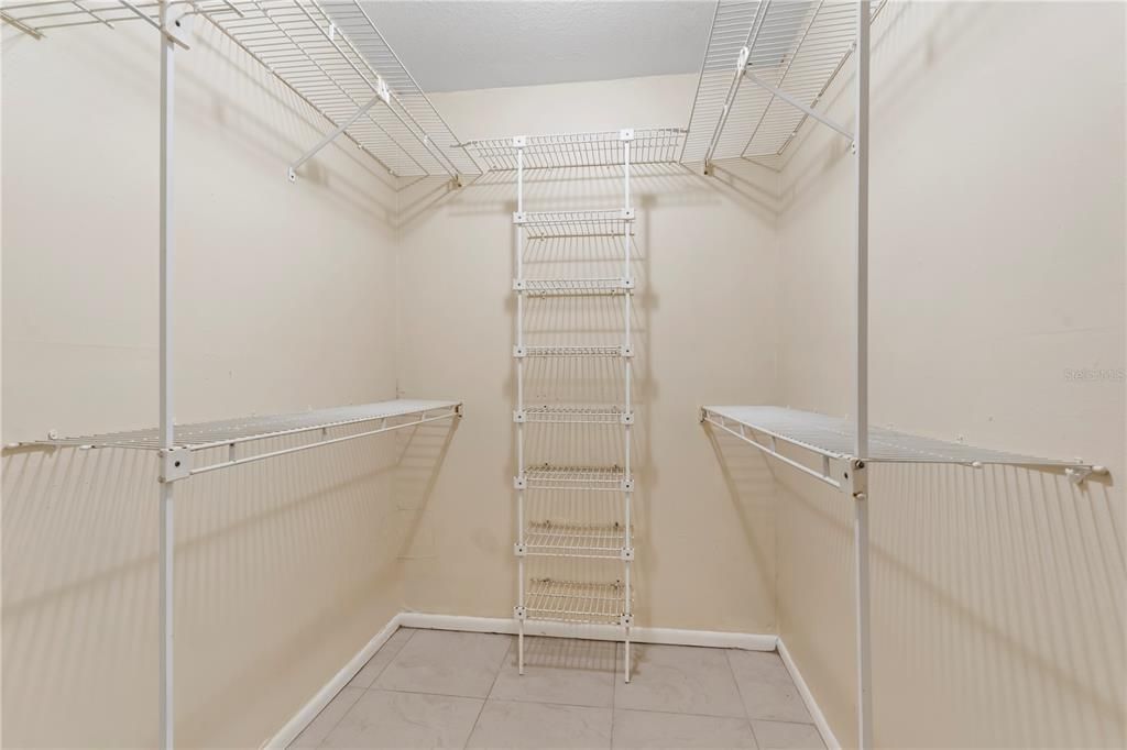 Activo con contrato: $185,999 (2 camas, 2 baños, 1370 Pies cuadrados)