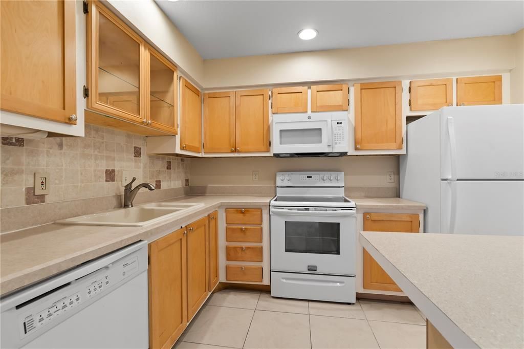 Activo con contrato: $185,999 (2 camas, 2 baños, 1370 Pies cuadrados)