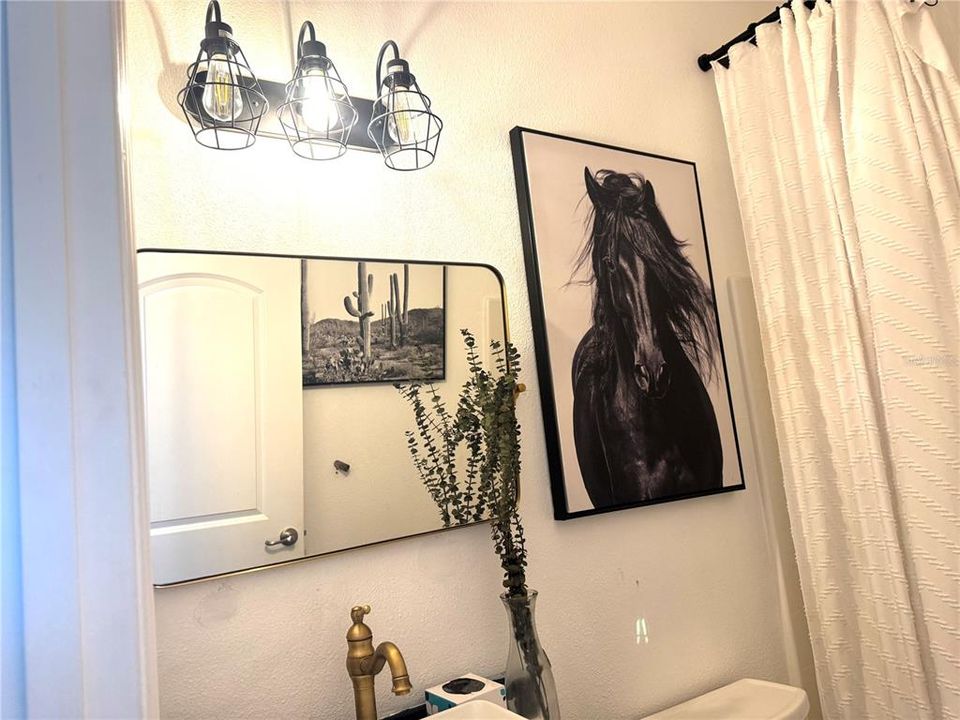 Activo con contrato: $215,000 (3 camas, 2 baños, 1328 Pies cuadrados)