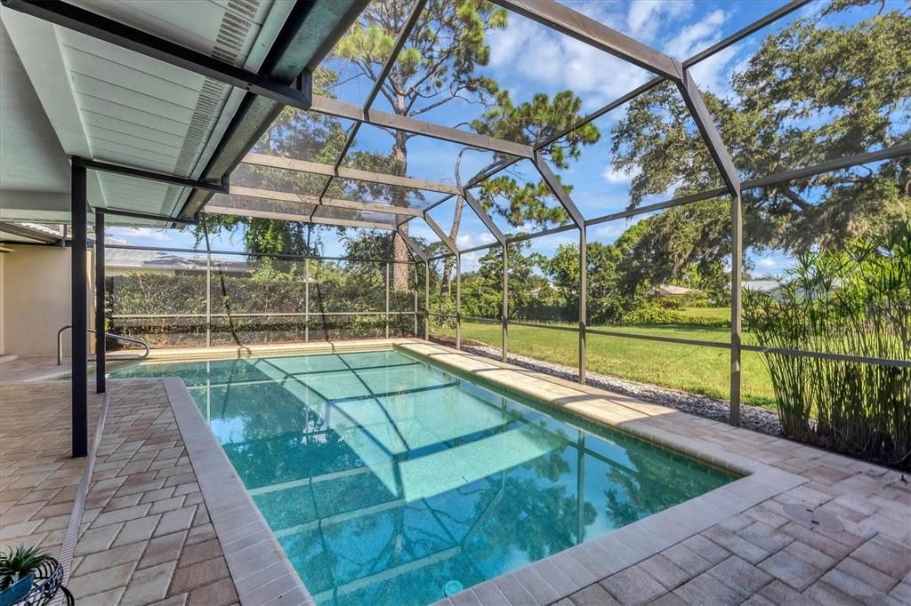 Под контрактом: $625,000 (3 спален, 3 ванн, 2249 Квадратных фут)