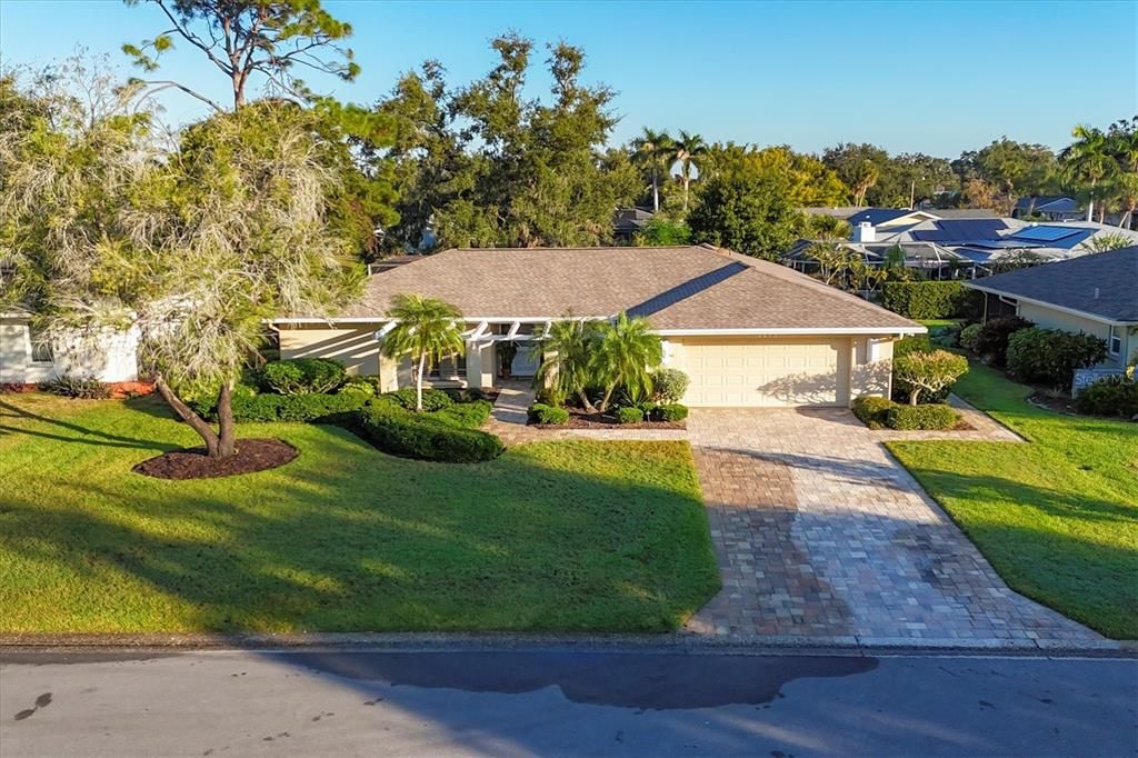 Под контрактом: $625,000 (3 спален, 3 ванн, 2249 Квадратных фут)