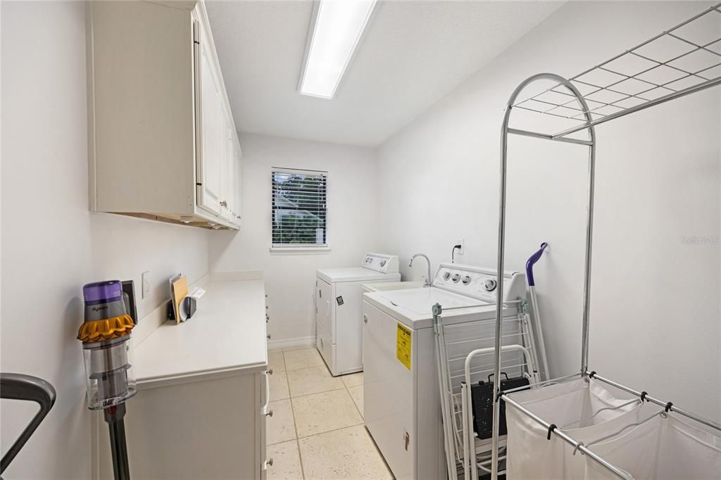 Active With Contract: $810,000 (4 beds, 3 baths, 3176 Square Feet)