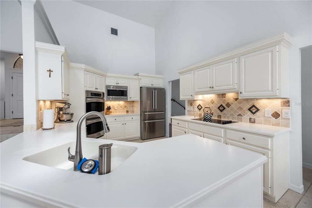 Active With Contract: $810,000 (4 beds, 3 baths, 3176 Square Feet)