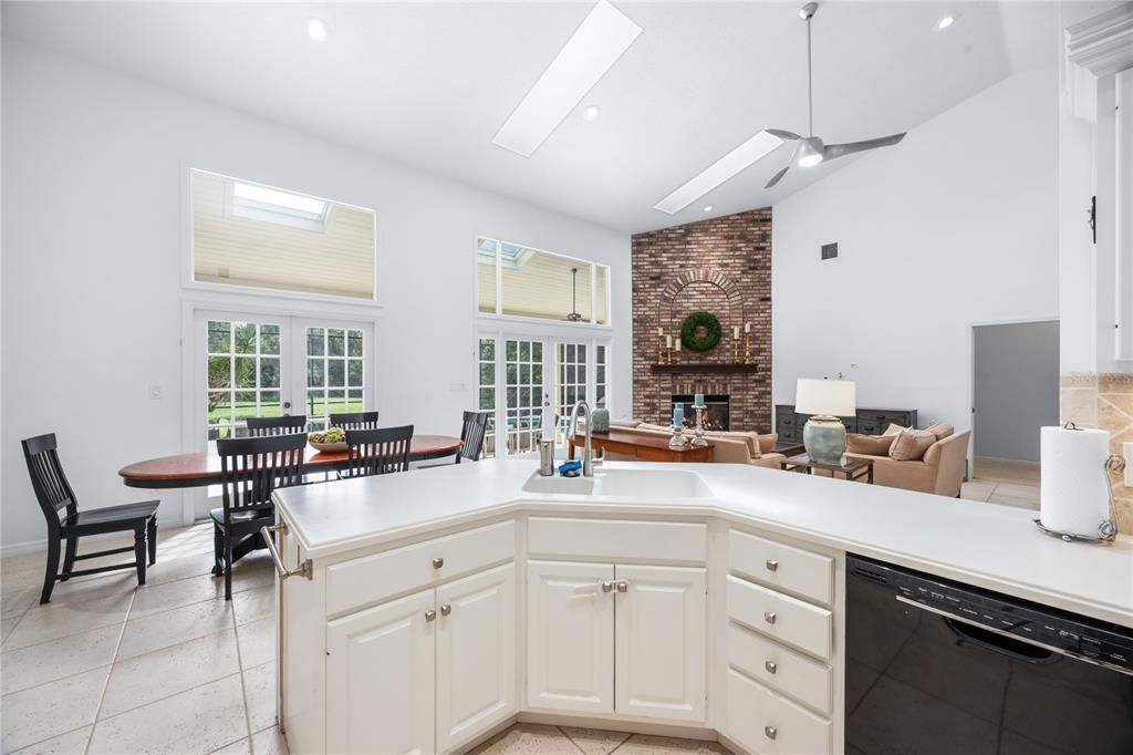 Active With Contract: $810,000 (4 beds, 3 baths, 3176 Square Feet)