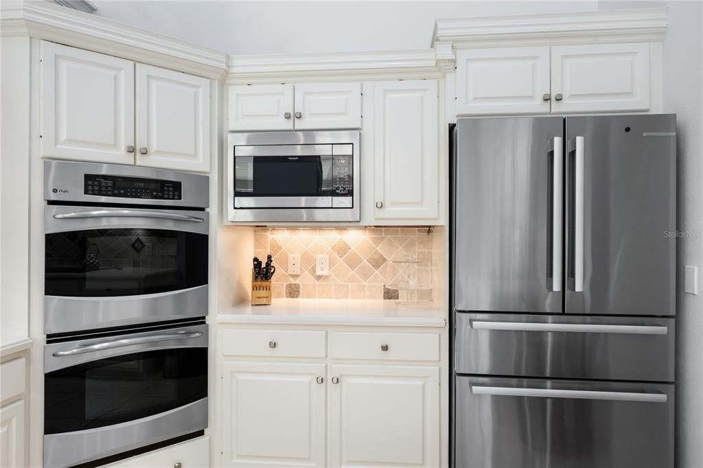 Active With Contract: $810,000 (4 beds, 3 baths, 3176 Square Feet)