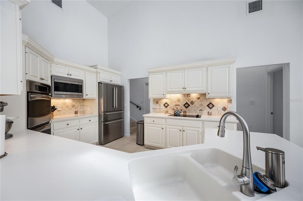 Active With Contract: $810,000 (4 beds, 3 baths, 3176 Square Feet)