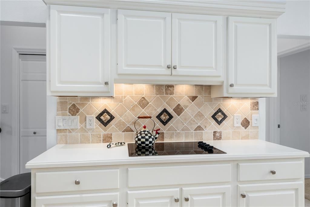 Active With Contract: $810,000 (4 beds, 3 baths, 3176 Square Feet)