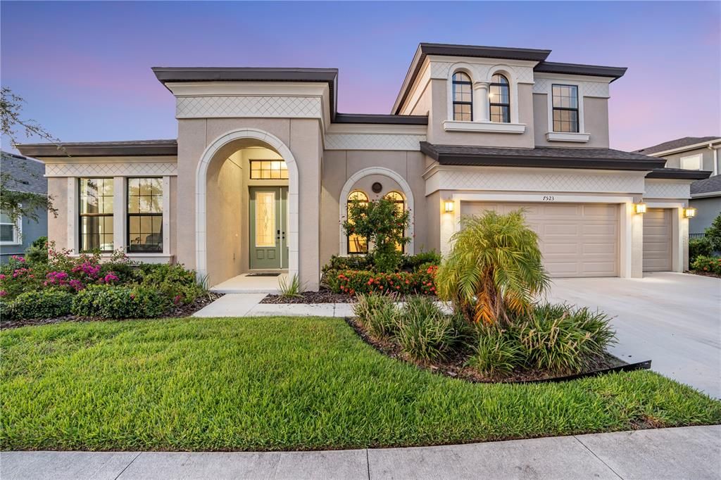 For Sale: $1,080,000 (5 beds, 4 baths, 3638 Square Feet)