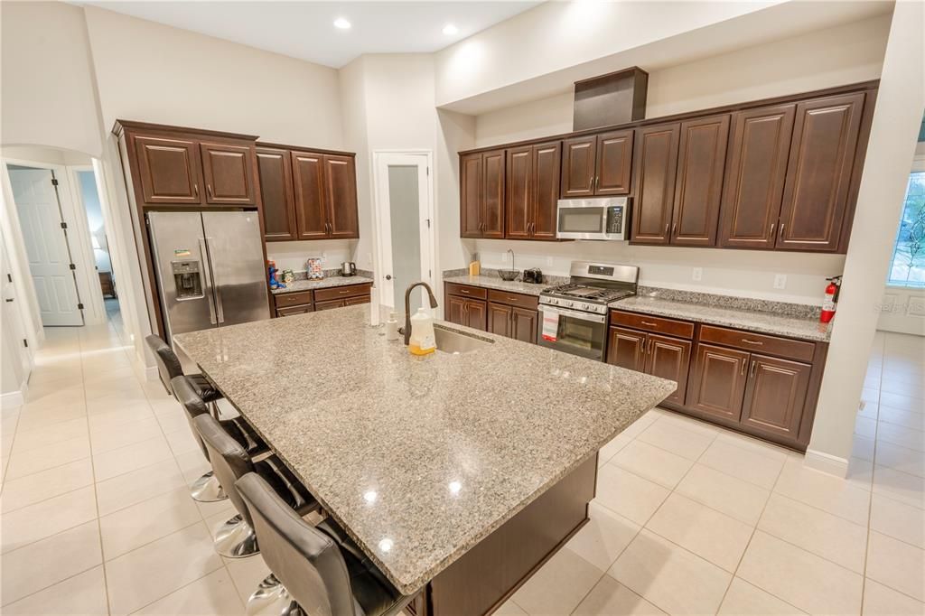 For Sale: $1,080,000 (5 beds, 4 baths, 3638 Square Feet)