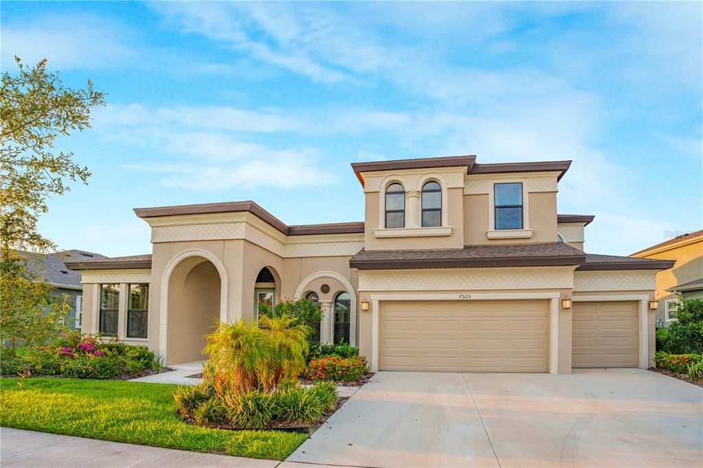 For Sale: $1,080,000 (5 beds, 4 baths, 3638 Square Feet)