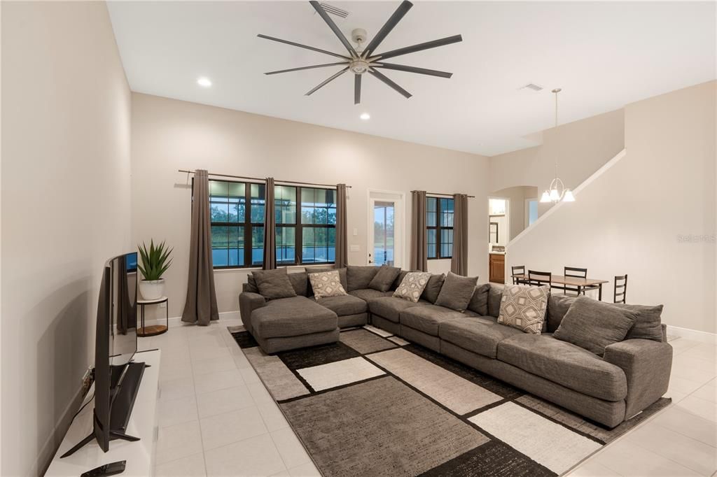 For Sale: $1,080,000 (5 beds, 4 baths, 3638 Square Feet)