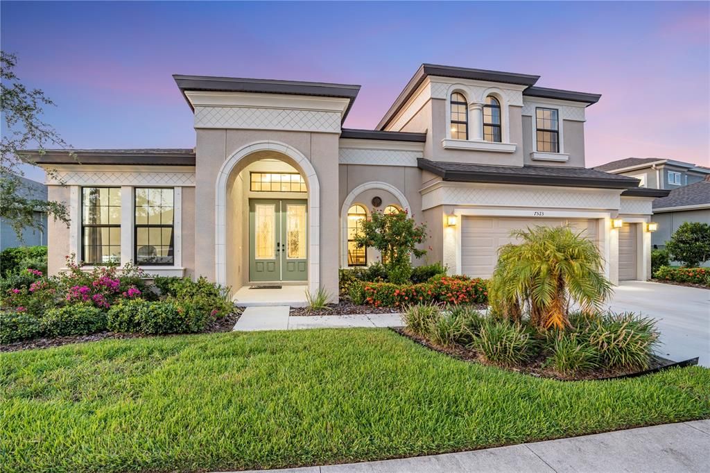 For Sale: $1,080,000 (5 beds, 4 baths, 3638 Square Feet)