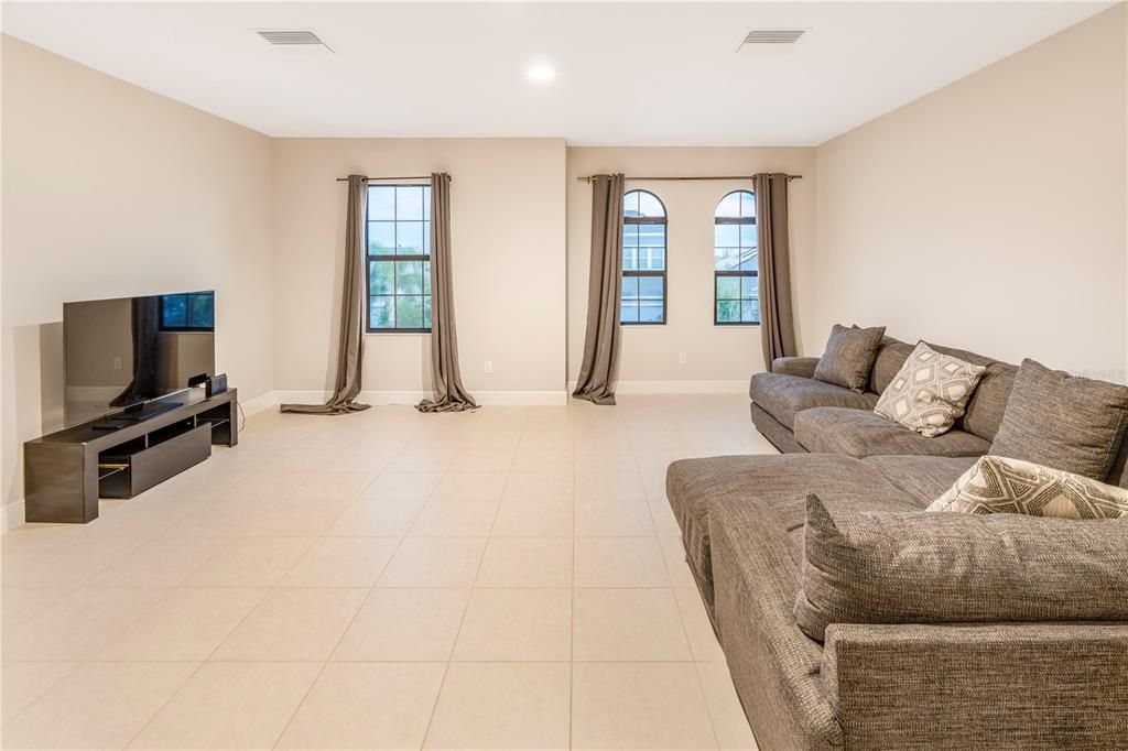 For Sale: $1,080,000 (5 beds, 4 baths, 3638 Square Feet)