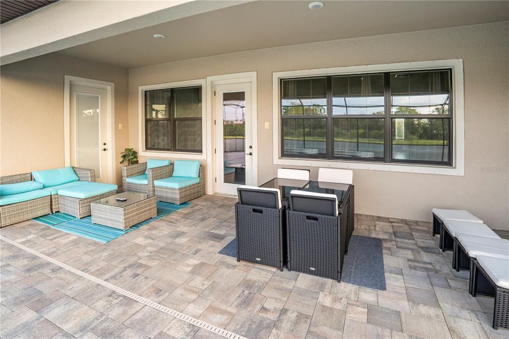 For Sale: $1,080,000 (5 beds, 4 baths, 3638 Square Feet)