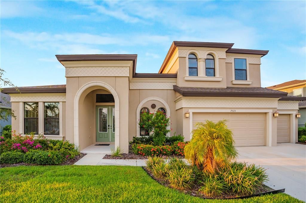 For Sale: $1,080,000 (5 beds, 4 baths, 3638 Square Feet)