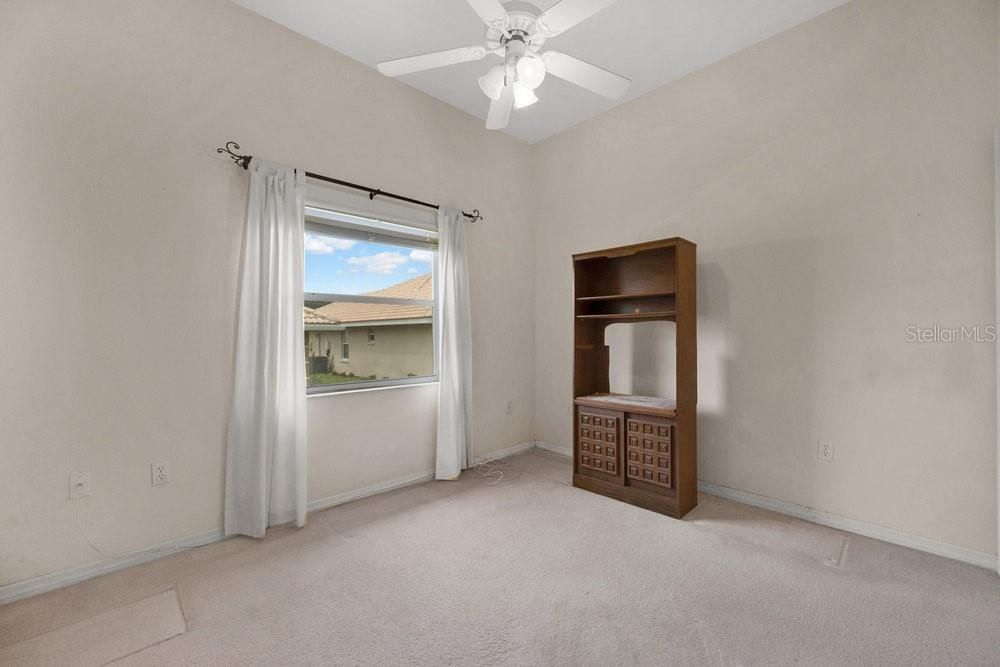 合同活跃: $220,000 (3 贝兹, 2 浴室, 1584 平方英尺)