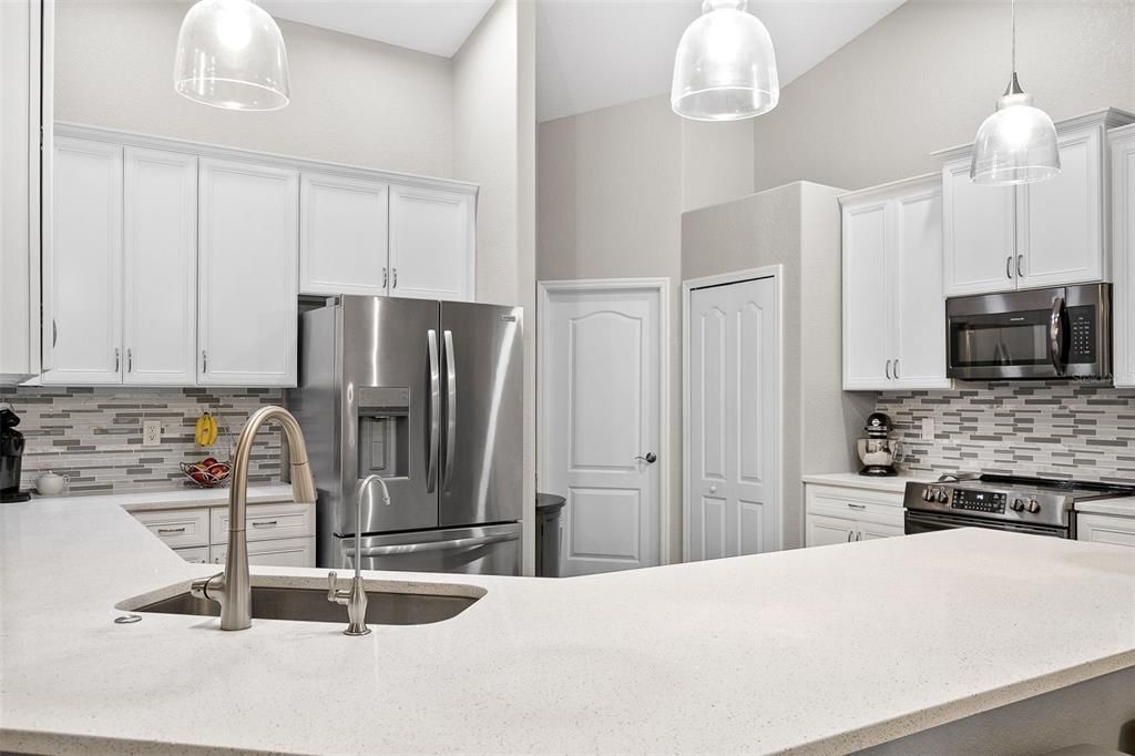 待售: $899,900 (5 贝兹, 2 浴室, 2951 平方英尺)