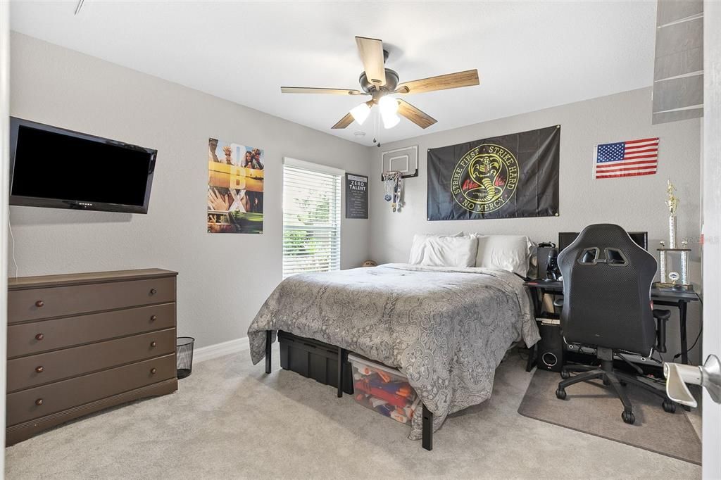 待售: $899,900 (5 贝兹, 2 浴室, 2951 平方英尺)