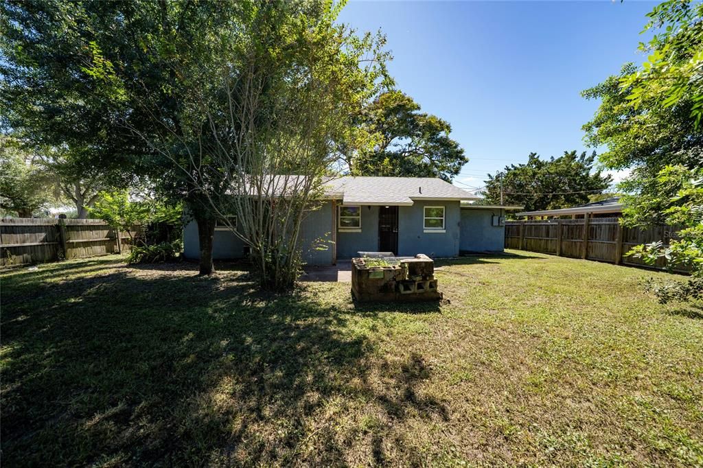 На продажу: $270,000 (4 спален, 1 ванн, 1248 Квадратных фут)