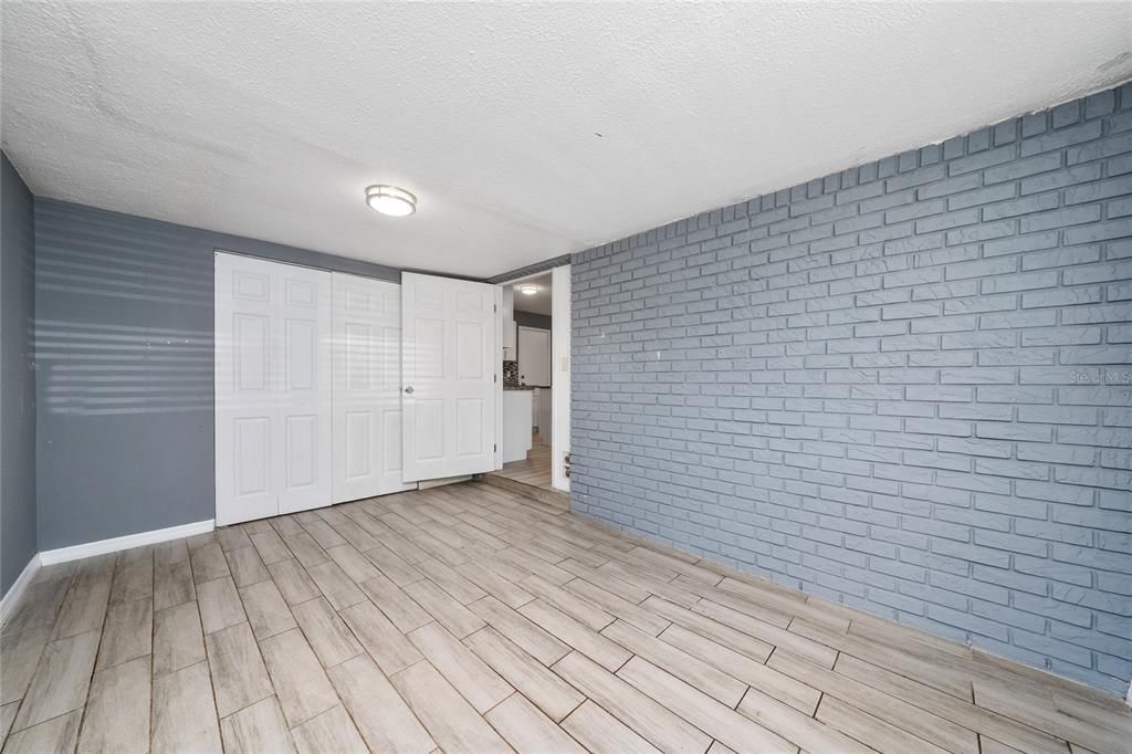 На продажу: $270,000 (4 спален, 1 ванн, 1248 Квадратных фут)