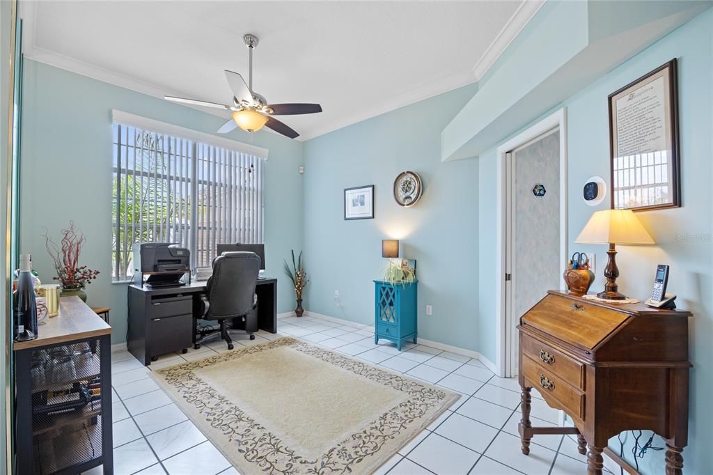 For Sale: $400,000 (4 beds, 3 baths, 2527 Square Feet)