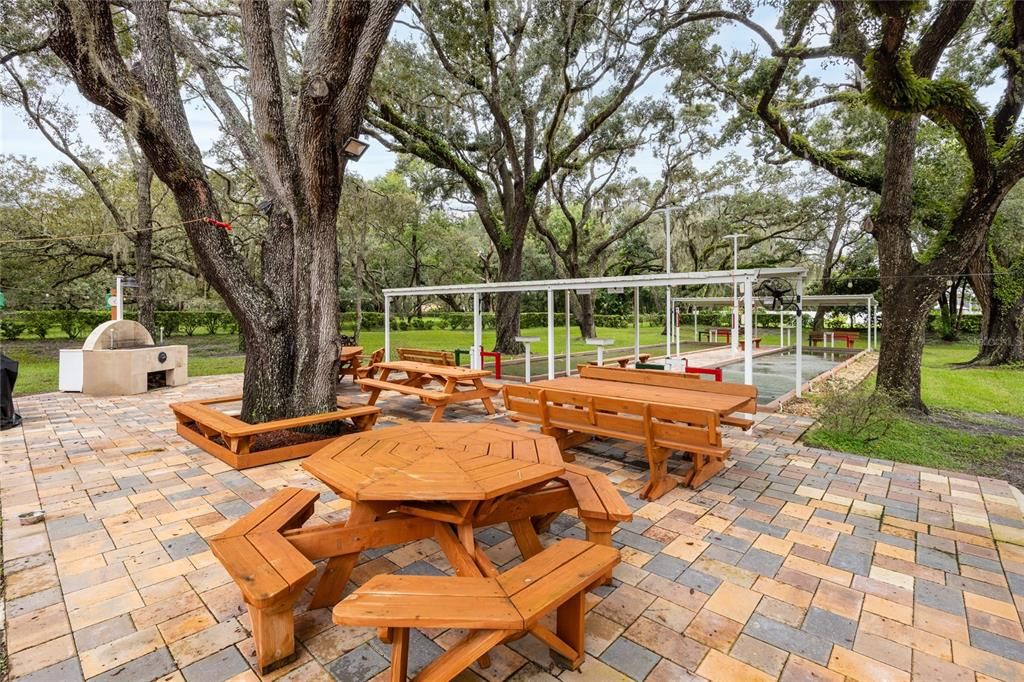 For Sale: $400,000 (4 beds, 3 baths, 2527 Square Feet)