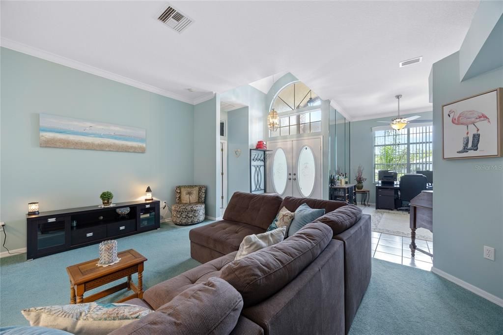 For Sale: $400,000 (4 beds, 3 baths, 2527 Square Feet)