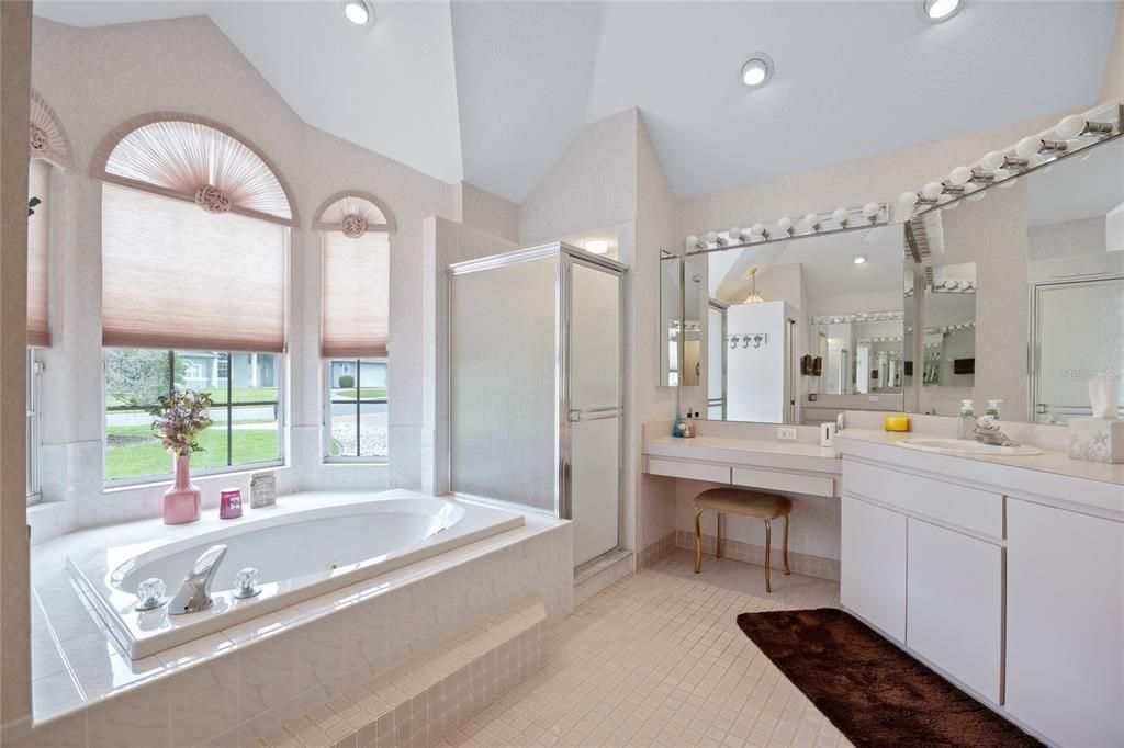 For Sale: $400,000 (4 beds, 3 baths, 2527 Square Feet)