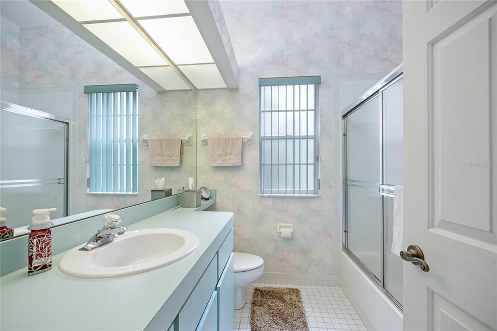 For Sale: $400,000 (4 beds, 3 baths, 2527 Square Feet)