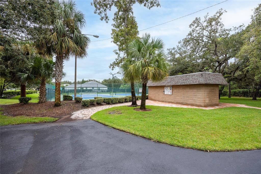 For Sale: $400,000 (4 beds, 3 baths, 2527 Square Feet)