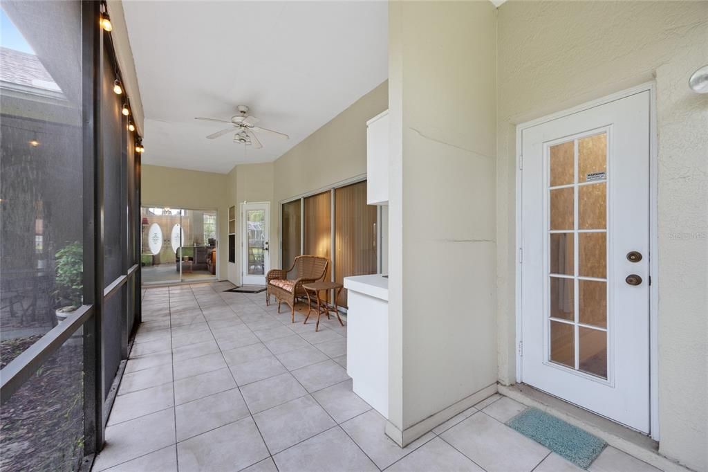 For Sale: $400,000 (4 beds, 3 baths, 2527 Square Feet)