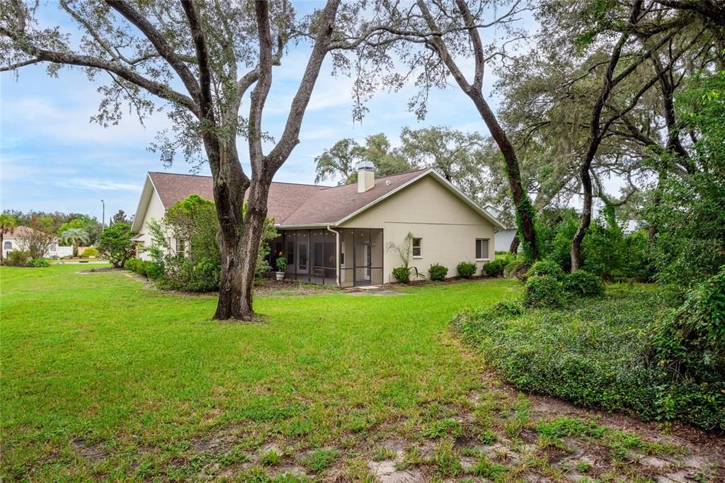 For Sale: $400,000 (4 beds, 3 baths, 2527 Square Feet)