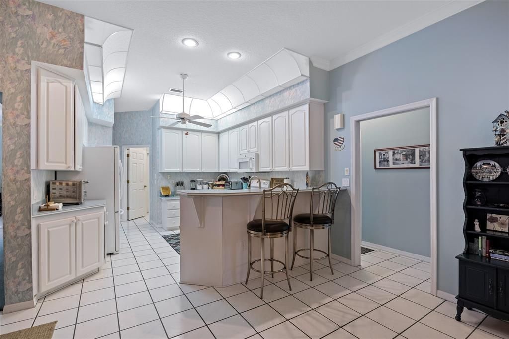 For Sale: $400,000 (4 beds, 3 baths, 2527 Square Feet)