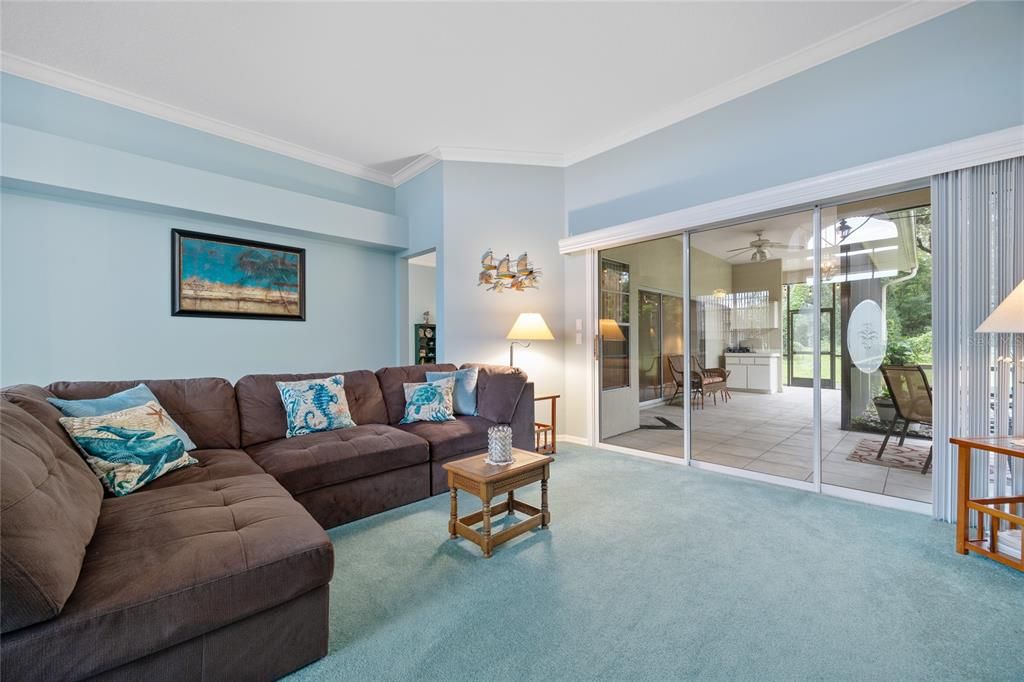 For Sale: $400,000 (4 beds, 3 baths, 2527 Square Feet)