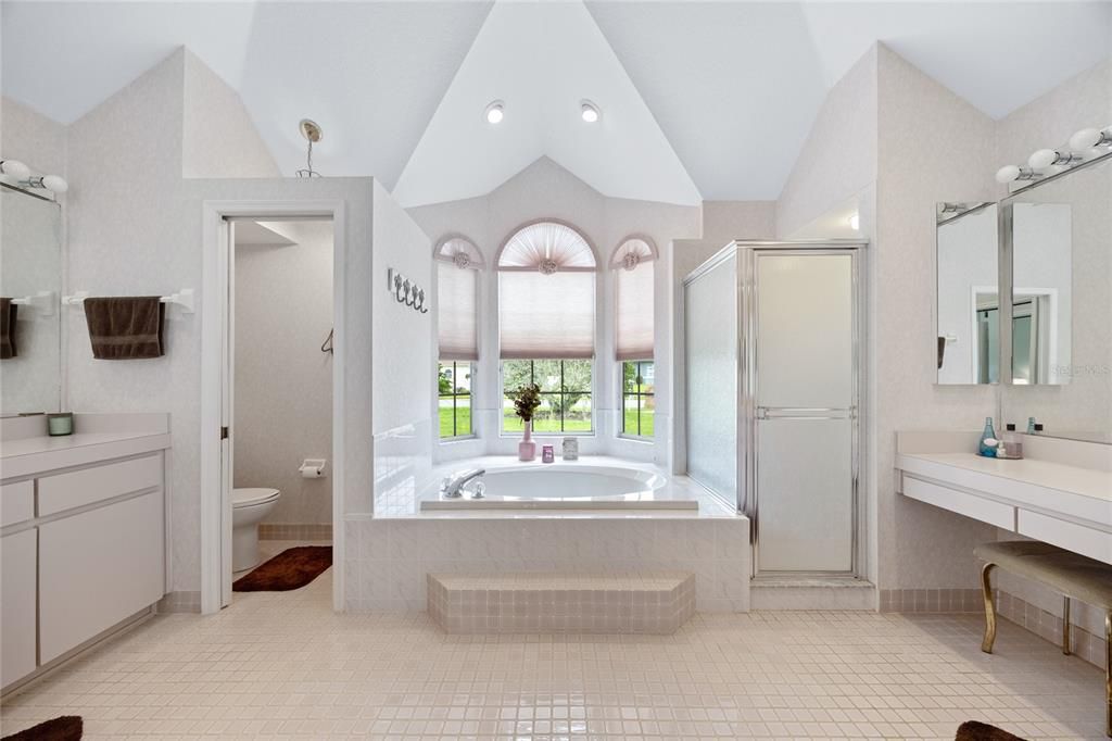 For Sale: $400,000 (4 beds, 3 baths, 2527 Square Feet)