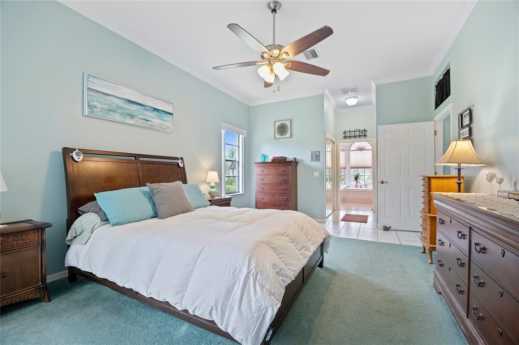 For Sale: $400,000 (4 beds, 3 baths, 2527 Square Feet)