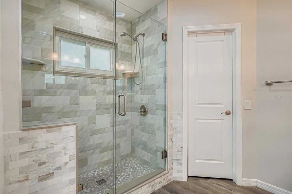 Activo con contrato: $475,000 (3 camas, 2 baños, 2177 Pies cuadrados)