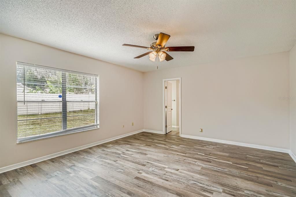 Activo con contrato: $475,000 (3 camas, 2 baños, 2177 Pies cuadrados)