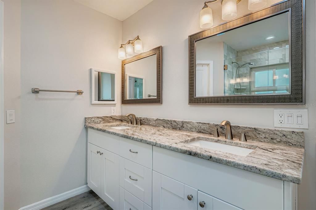 Activo con contrato: $475,000 (3 camas, 2 baños, 2177 Pies cuadrados)