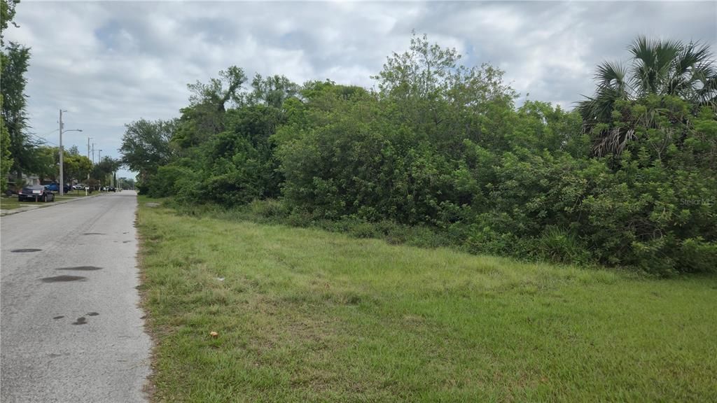 En Venta: $64,900 (1.60 acres)