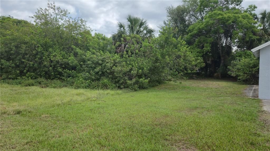 En Venta: $64,900 (1.60 acres)