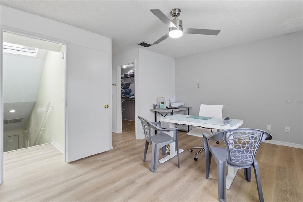 Active With Contract: $200,000 (2 beds, 2 baths, 1306 Square Feet)