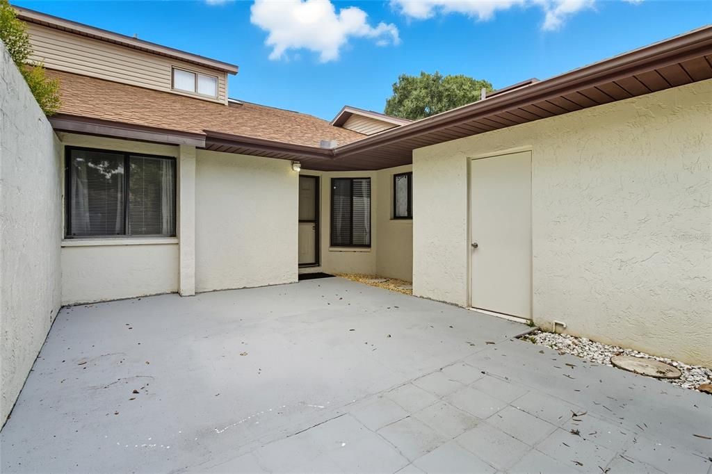 Active With Contract: $200,000 (2 beds, 2 baths, 1306 Square Feet)