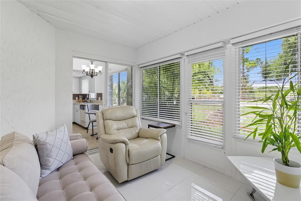 Active With Contract: $200,000 (2 beds, 2 baths, 1306 Square Feet)