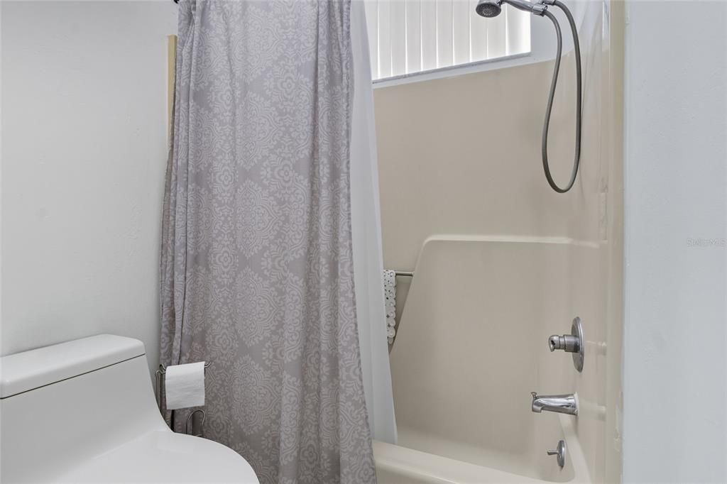 Active With Contract: $200,000 (2 beds, 2 baths, 1306 Square Feet)