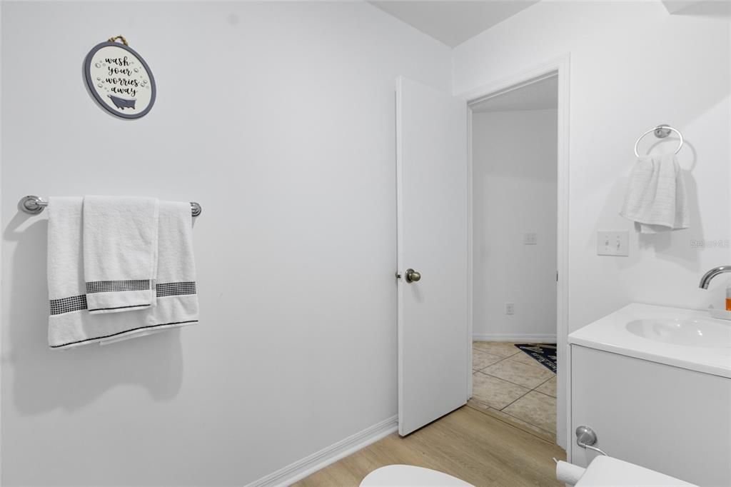 Active With Contract: $200,000 (2 beds, 2 baths, 1306 Square Feet)