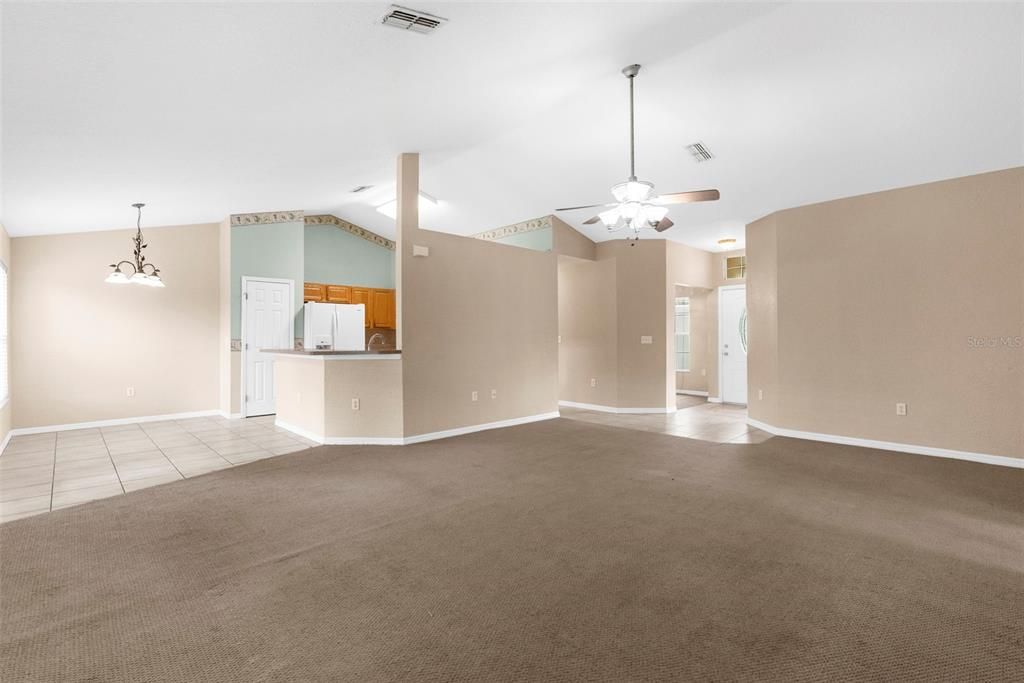 На продажу: $265,000 (3 спален, 2 ванн, 1858 Квадратных фут)