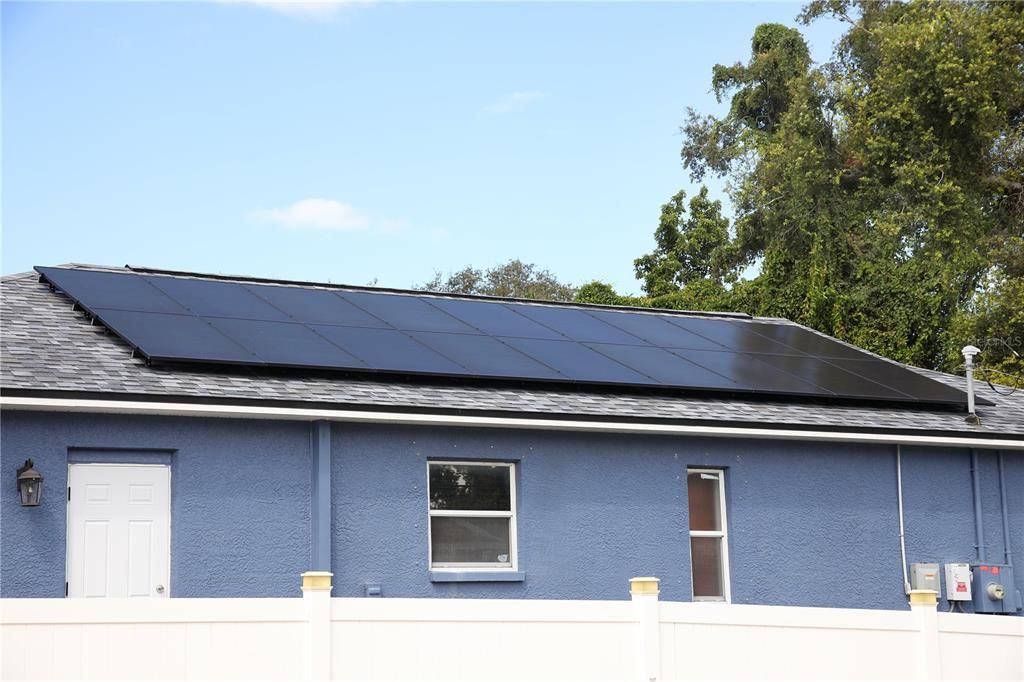 Active With Contract: $350,000 (3 beds, 2 baths, 1440 Square Feet)